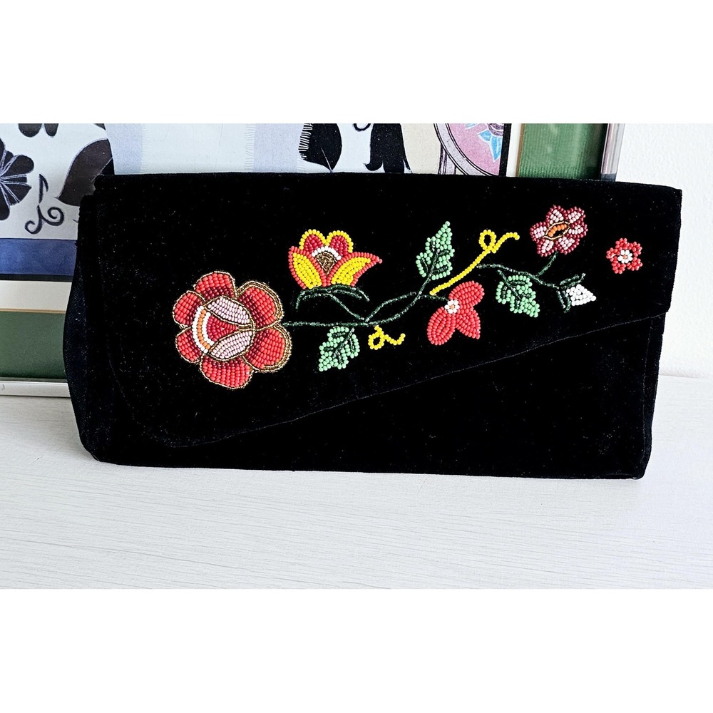 Vintage 1960s Velvet Beaded Purse, Floral Beading, Clutch - Picture 3 of 8